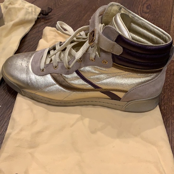 Authentic Louis Vuitton sneakers - Picture 2 of 7